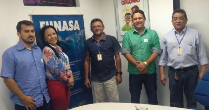 Prefeito assina Convênio para Construção de Casas no Município de Arneiroz.