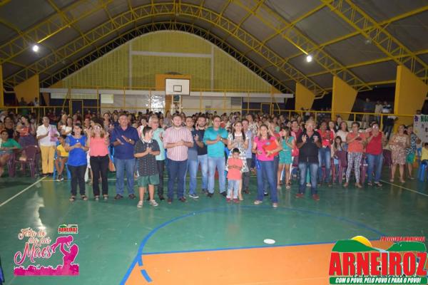 Comemoração do dia das mães na Localidade de Planalto.