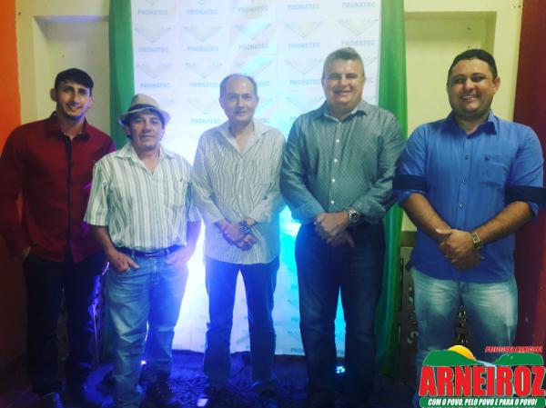 Foto 4 — Entrega de Certificado do Curso de Agricultura Orgânica, promovido pelo PRONATEC.